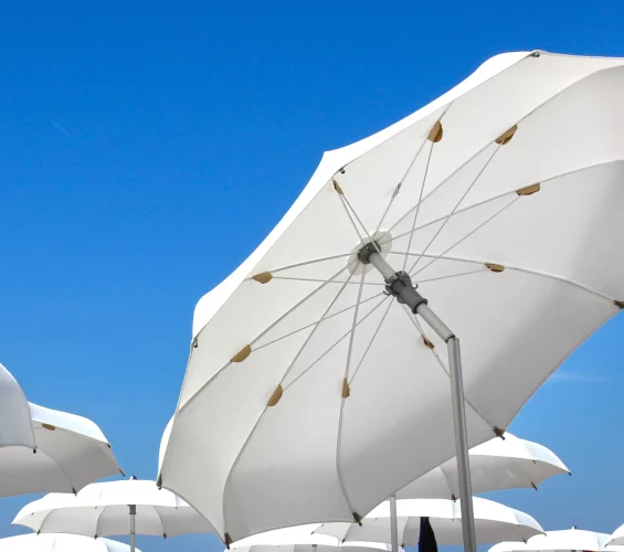 Sfondo Beach Umbrellas